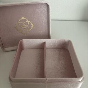 Chic Pink Velvet Jewelry Organizer
